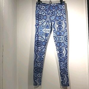ONZIE. Yoga Blue White Leggings Size M/L